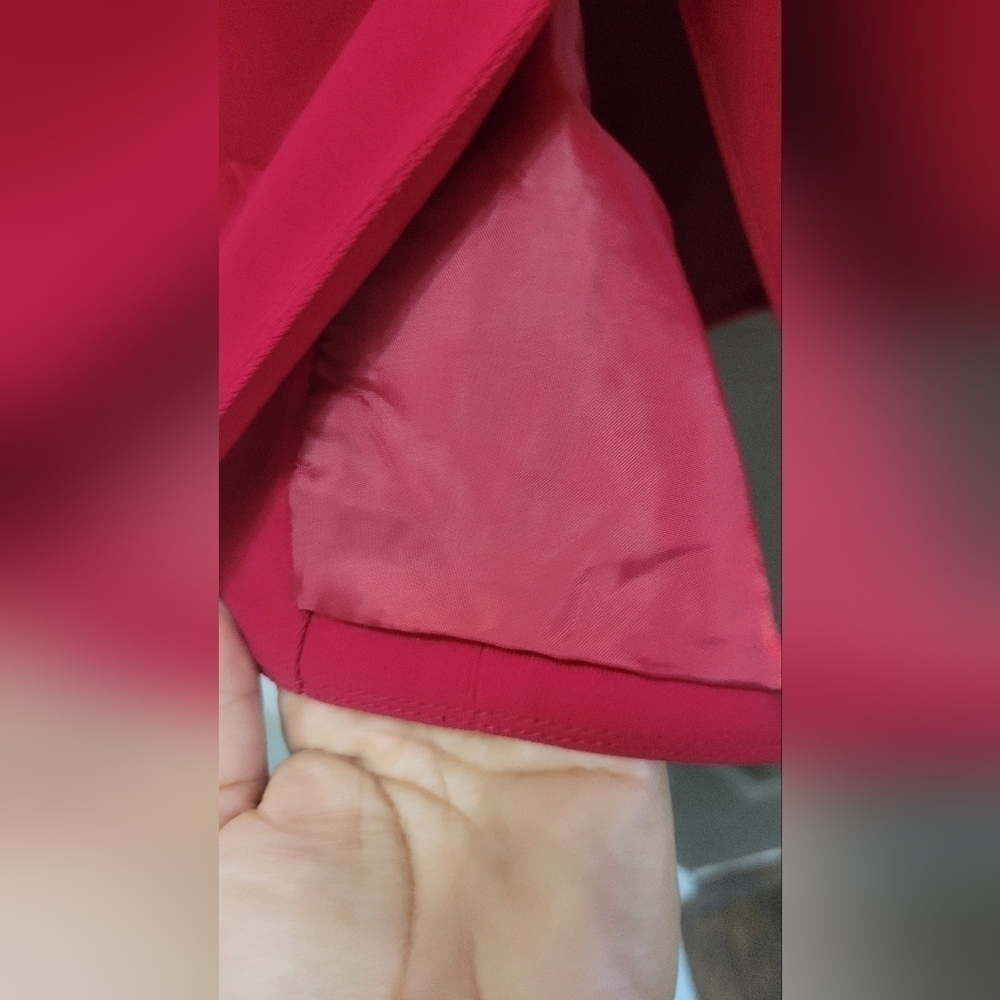 Tahari Red Blazer  8 P - Picture 9 of 10